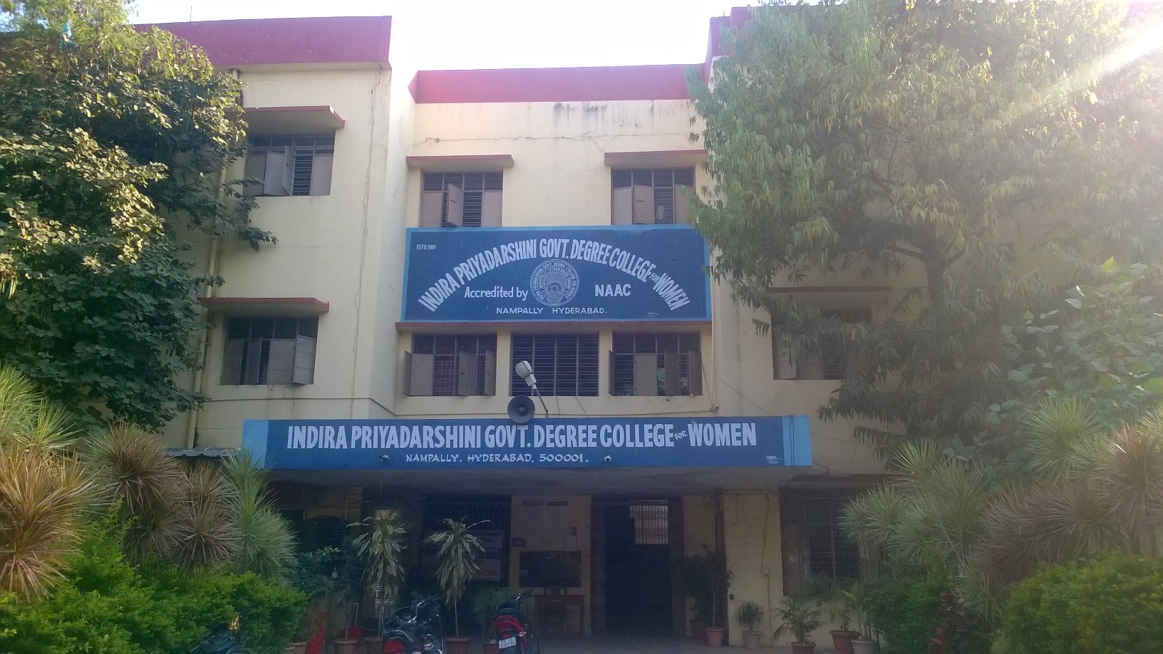 Indira priyadarshini Govt.Degree College for Women Nampally.